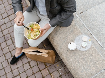 Sposób, w jaki jesz, może mieć wpływ na to, jak śpisz