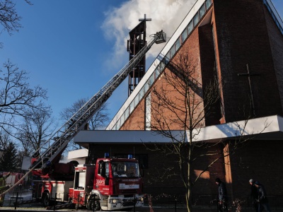Pożar kościoła w samo Boże Narodzenie. Wierni w Wigilię ratowali obrazy i krzyże