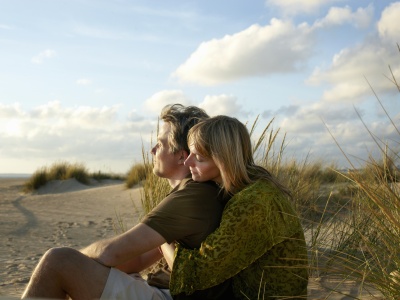 „Liczymy, że partner uleczy nasze dziecięce rany i uzupełni niedobory”. O związkach, w których miłość staje się grą