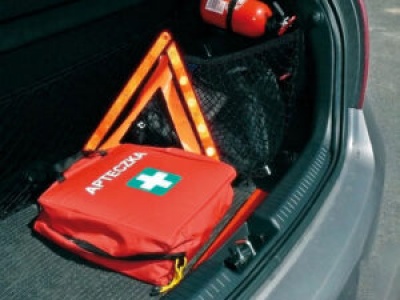 Wyrzuć trójkąt ostrzegawczy z auta! Od 2026 roku grozi ci za to wysoki mandat