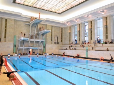 Sekrety pionowego miasta. Zapomniany basen i strażnicy na czterech łapach. Co kryje Pałac Kultury?