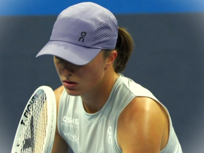 Tenis: Iga Świątek pokonuje Jelenę Rybakinę w dwóch setach!