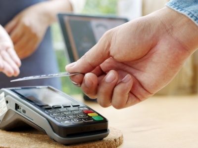 Jeśli sprzedawca poprosi cię o tę rzecz, odmów. PKO BP ostrzega