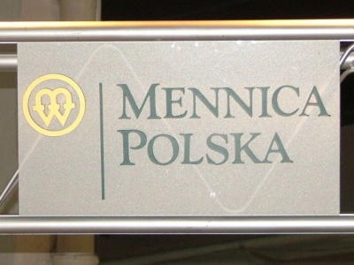 Polska robi pieniądze dla innych państw. Ta firma bije setki milionów monet
