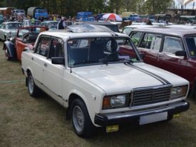 Mają 3 mln aut z ZSRR. Hitem wciąż jest model z innej epoki