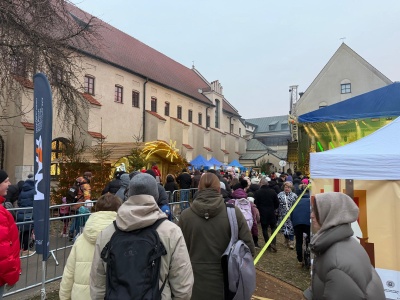 Swoje trzeba odstać. Żywa Szopka na Franciszkańskiej (Galeria)