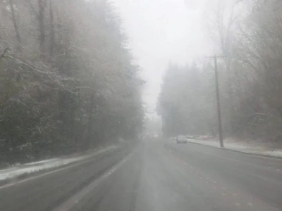 IMGW ostrzega przed gołoledzią. Alerty I stopnia w 13 województwach