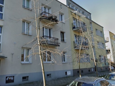 Mężczyzna z Gocławka poślizgnął się na śliskim balkonie w gołoledź i zginął