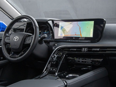 Kupili nowe Toyoty, teraz pozywają producenta. Nie ma gdzie ich zatankować