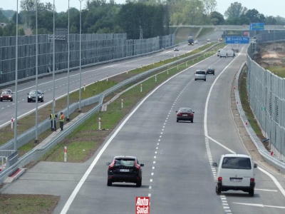 Lewy pas nie jest torem ani miejscem do pielgrzymek. Jak z niego korzystać?