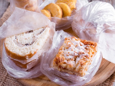 Nie wszystko można mrozić. Te popularne ciasta po rozmrożeniu są nie do zjedzenia