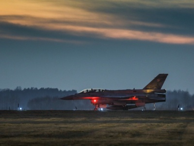 Polska poderwała myśliwce, zamknięto dwa lotniska. Wojsko wydało komunikat