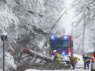 Pogodowe uderzenie. Silny wiatr, śnieg i groźna gołoledź