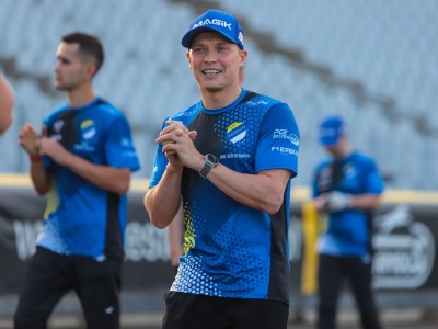 Żużel. Gwiazdy coraz częściej wybierają ten sposób rozliczeń. Nawet 140 tysięcy za cztery minuty