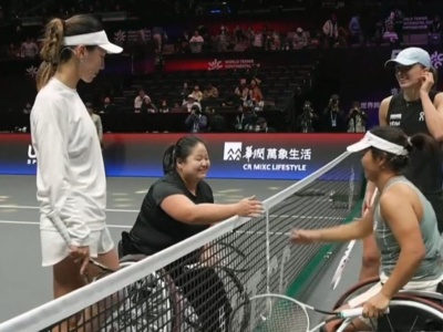 Świątek wzięła udział w wyjątkowym meczu. Zmierzyła się z mistrzynią Wimbledonu