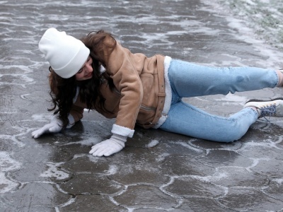 Silny wiatr, śnieg i gołoledź. Tak będzie w ten weekend. Sprawdź, gdzie będzie najgorzej