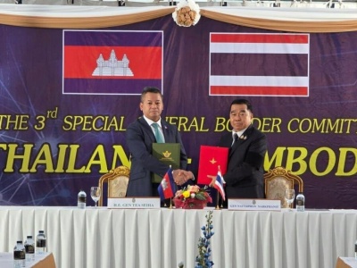 Po tygodniach walk nagły zwrot. Tajlandia i Kambodża podają sobie ręce na granicy