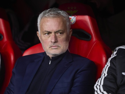 Barca chce doświadczonego obrońcę. Na przeszkodzie staje… Jose Mourinho