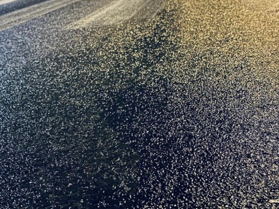 Oblodzenia na drogach i chodnikach. Chwila nieuwagi i... poślizg