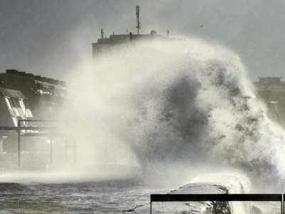 Sztorm paraliżuje Skandynawię. Wiatr zdmuchnął samochód z jezdni