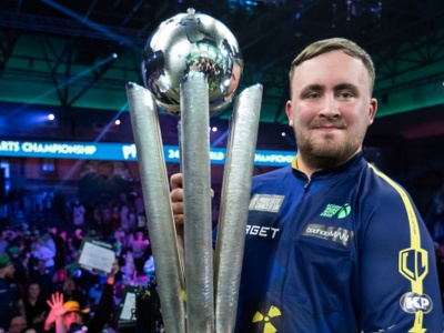 Życie Luke'a Littlera mogło wyglądać inaczej: jako dziecko przeszedł operację oka