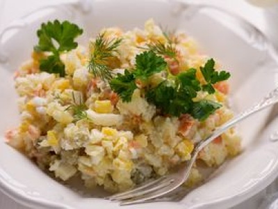 Szybka i łatwa w przygotowaniu. Sałatka waszyngtońska to mój hit na sylwestra