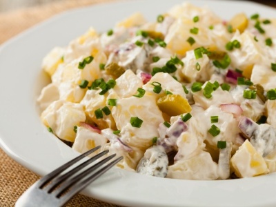 ​Zamiast zwykłej jarzynowej, na sylwestra robię sałatkę papieską. Pierwsza znika ze stołu