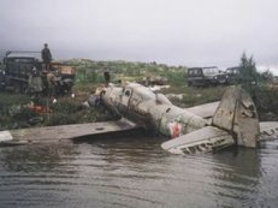 Wraki z czasów wojny. Rosyjskie cmentarzysko samolotów pełne skarbów