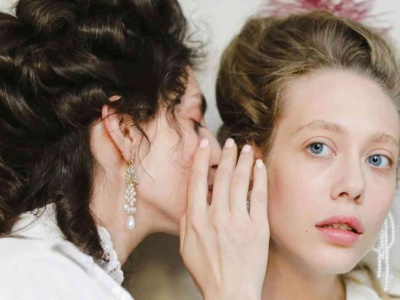 Im większy absurd, tym większa wiara. Skąd biorą się teorie spiskowe