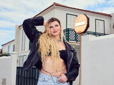 Lia Moss z nowym albumem „Kiss, Kiss, Kill Kill”