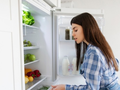 Toksyczna po wyjęciu z lodówki? Tych produktów nie należy przechowywać w chłodzie