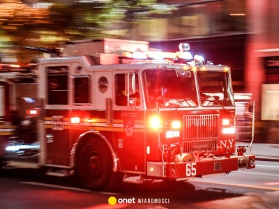 Duży pożar w Portland w USA. Dwóch strażaków zostało rannych