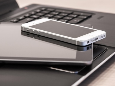 Od 1 stycznia 2026 r. wchodzi nowa opłata za laptopy, telewizory, tablety. Rząd uspokaja, eksperci nie mają złudzeń