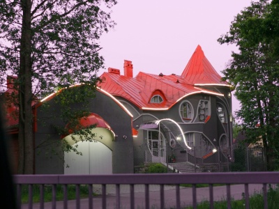 Pomalowałeś dom na paskudny kolor? Możesz zostać zmuszony do jego przemalowania