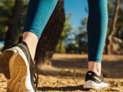 Chodzenie, które odchudza. Dowiedz się, jak spacerować, by szybciej tracić kalorie
