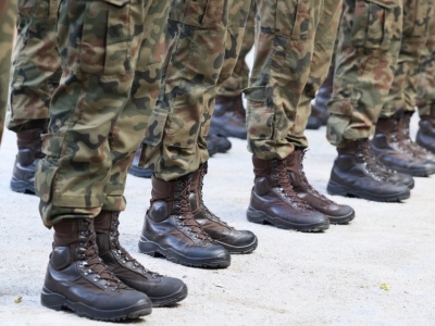 Czy Polacy znów trafią do wojska? Spór o pobór narasta