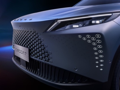 Omoda na serio bierze się za Toyotę RAV4. Sprytnie wykorzysta SUV-a o „lexusowym” wyglądzie