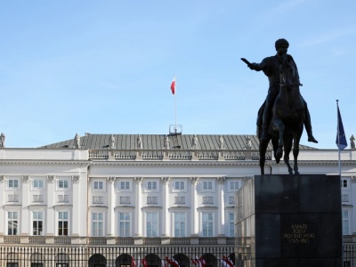 Karol Nawrocki wprowadza nowy zwyczaj. Chodzi o flagę Polski nad Pałacem Prezydenckim