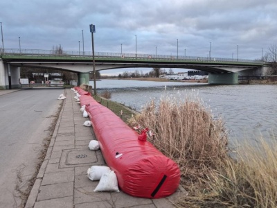 Pilne komunikaty w Elblągu. Poziom wody w rzece przekroczył stan ostrzegawczy