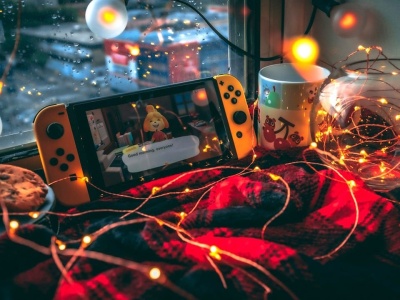 „Wtedy po prostu wkładałeś płytę CD i zaczynałeś grać”. Gracze porównują, jak różne były prezenty świąteczne kiedyś i są dziś