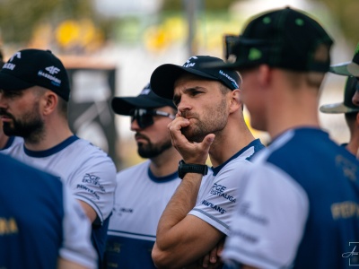 Żużel. Kto sięgnie po mistrzostwo, a kto poleci z ligi? Typuje… sztuczna inteligencja!