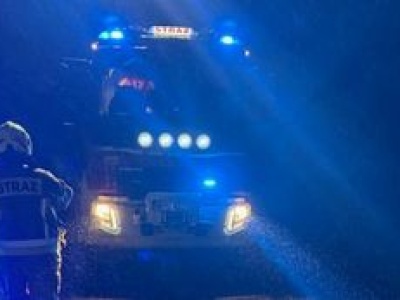 Szedł drogą po zmroku. Zginął pod kołami