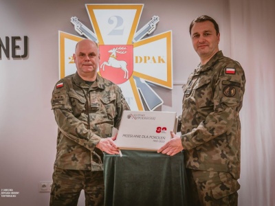 Wędrówka pamięci. Księga „Przesłanie dla Pokoleń” dotarła do lubelskich Terytorialsów