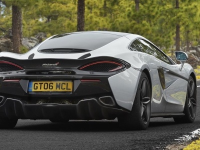 Jeden przejazd McLarena i prawie pół mln zł kosztów dla gminy