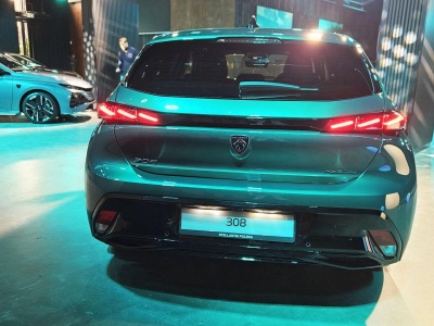 Hiszpania przyznała się do błędu. Dopłaty do elektryków spowalniały Stellantis?