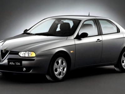 Włoskie auta-zombie kupiono jako nowe. Fiat Coupe i Alfa 156 wciąż znajdują pierwszych właścicieli