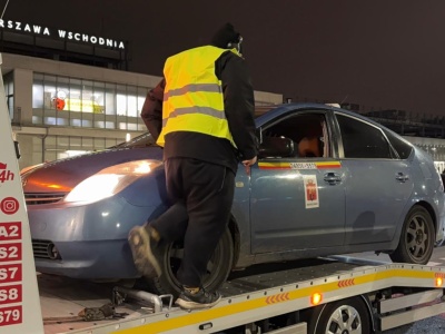Kontrole przewozu osób w Warszawie. Niektórzy kierowcy byli poszukiwani, inni nielegalnie
