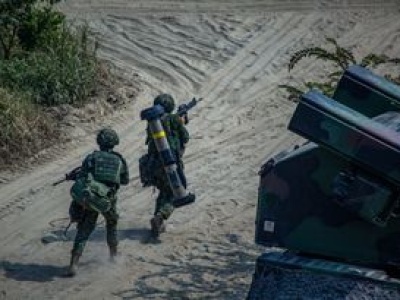 Media: Chiny rozpoczynają manewry wokół Tajwanu