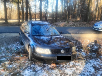 Nietrzeźwa 55-latka wjechała samochodem do rowu. Miała ponad 2 promile alkoholu