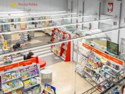Poczta Polska dumna ze swojej „pozapocztowej” oferty. W 2026 roku w placówkach będzie więcej książek